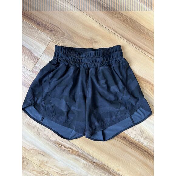 Lululemon Track That Mid-Rise Short 5" Size 2 Camo Black Athletic - Picture 1 of 3
